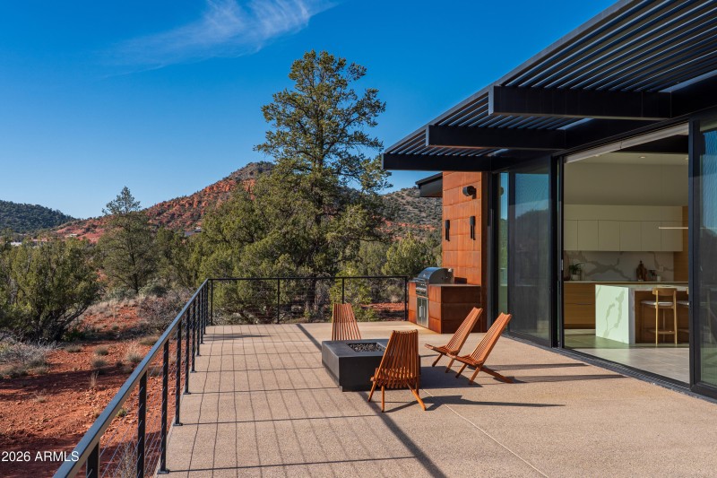 Kitchen & Dining Off Patio