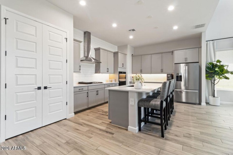 20240919032657802078000000-o