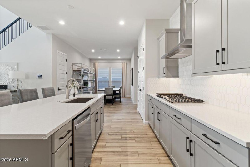 20240919032701852195000000-o