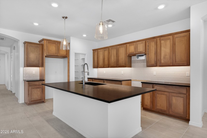 6) KITCHEN