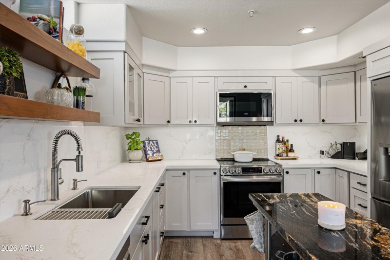 11-7400 E Gainey Club Dr unit 208, Scott