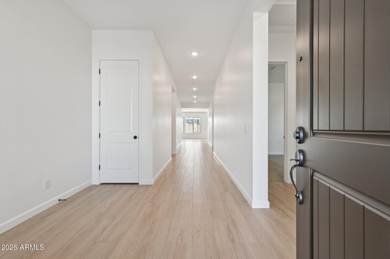 5-web-or-mls-E Saddle Way-S0902-005