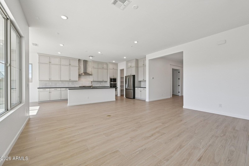 8-web-or-mls-E Saddle Way-S0902-008