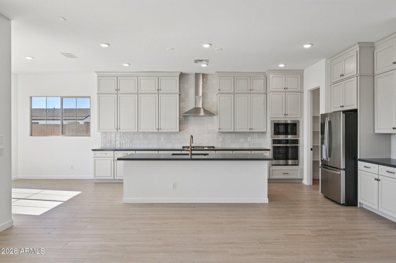 12-web-or-mls-E Saddle Way-S0902-012