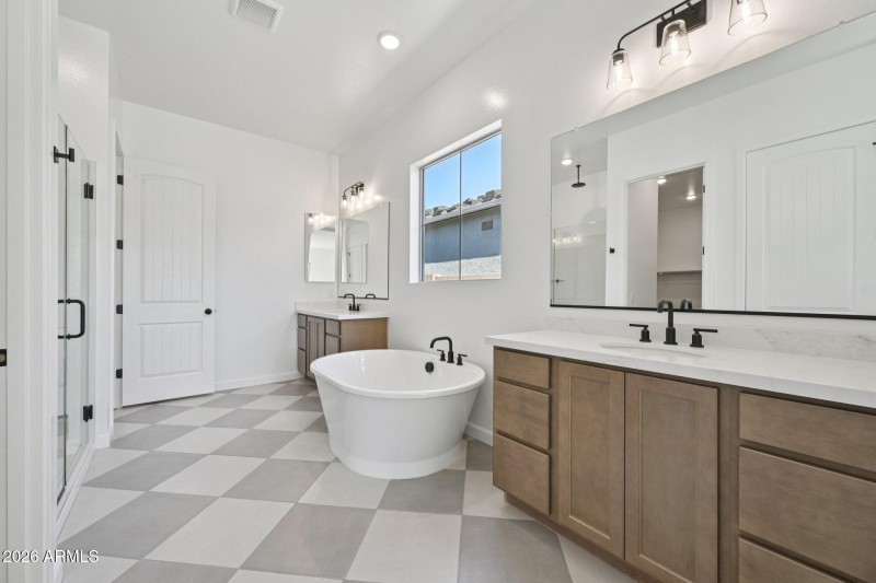 31-web-or-mls-E Saddle Way-S0902-031