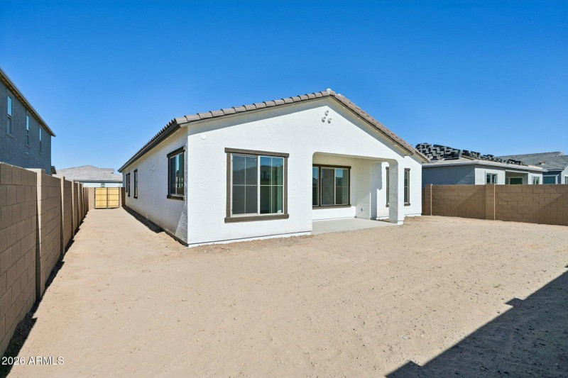 40-web-or-mls-E Saddle Way-S0902-040