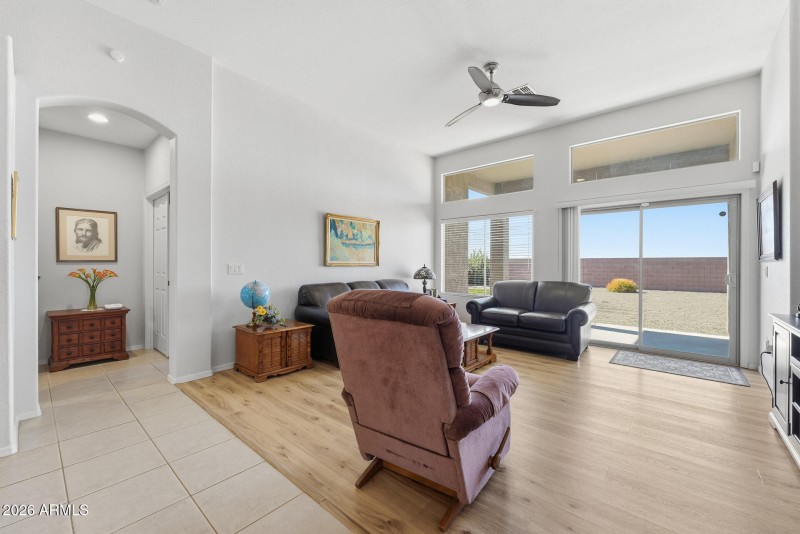 016-family-room