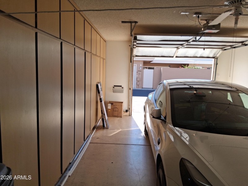 13663 Garage
