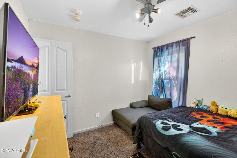 BEDROOM 2