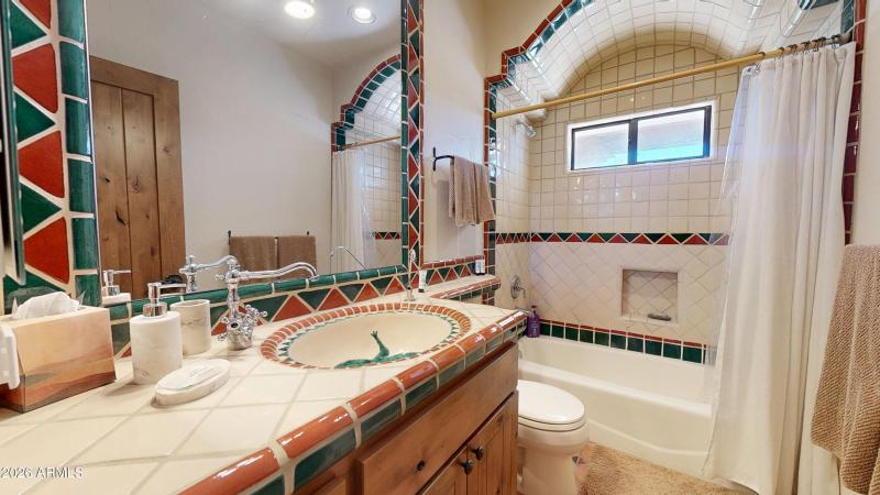 4th-Bathroom