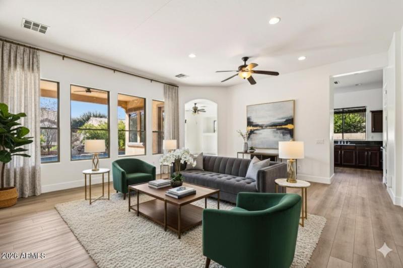 6-web-or-mls-S Roca St-S0702-006-staged