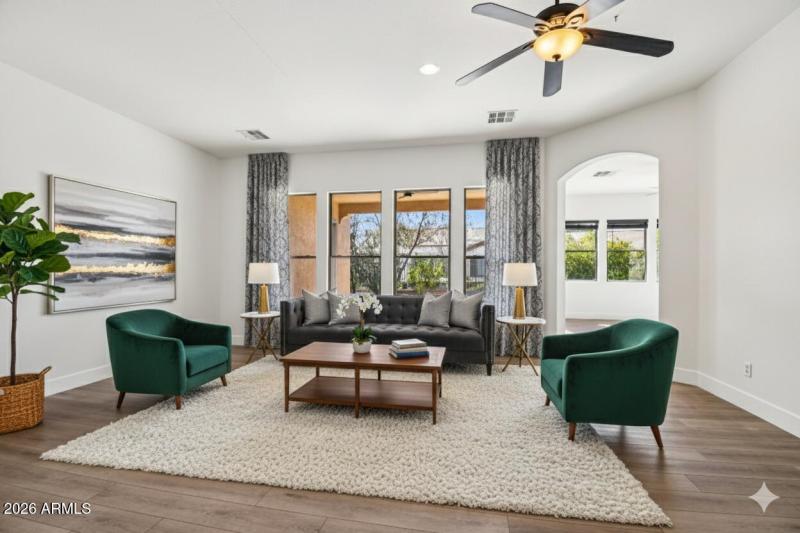 9-web-or-mls-S Roca St-S0702-009-staged