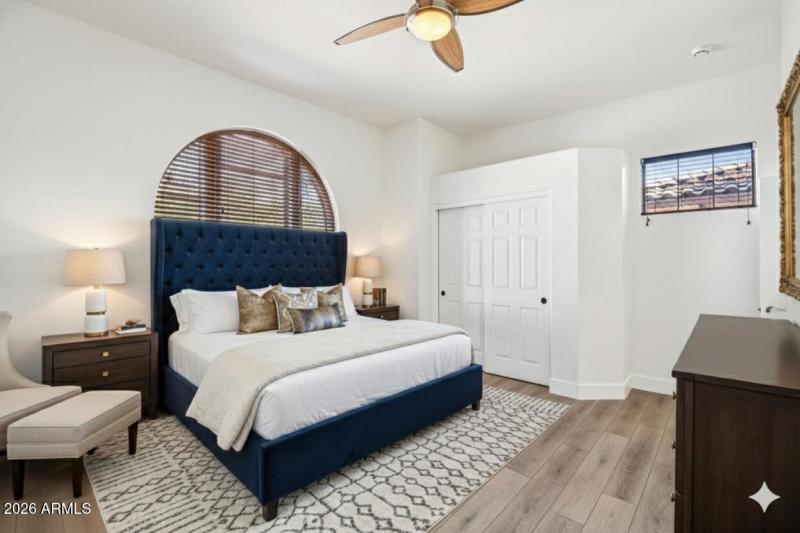 16-web-or-mls-S Roca St-S0702-016-staged