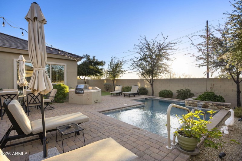 Pool w/ Baja Step
