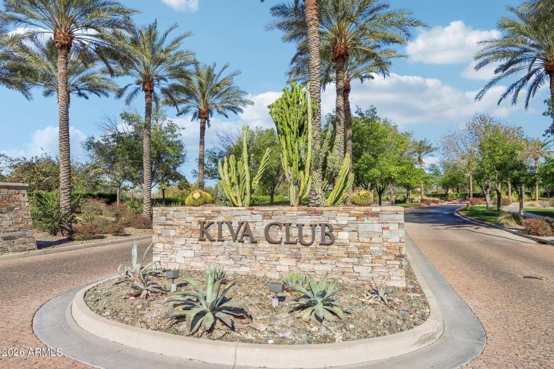 Kiva Club offers many amenities