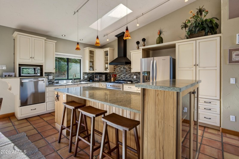 Expansive Chefs Kitchen
