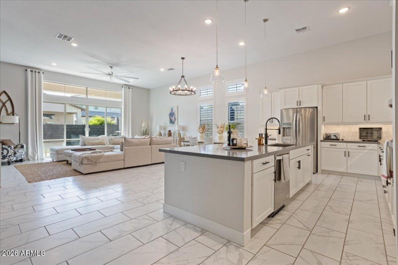 Light-Filled Living Space