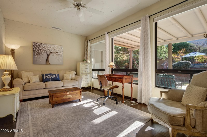 Sun lit 5th potential bedroom