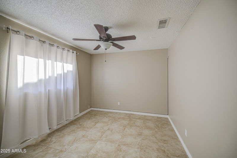 Bedroom 4-pic 1