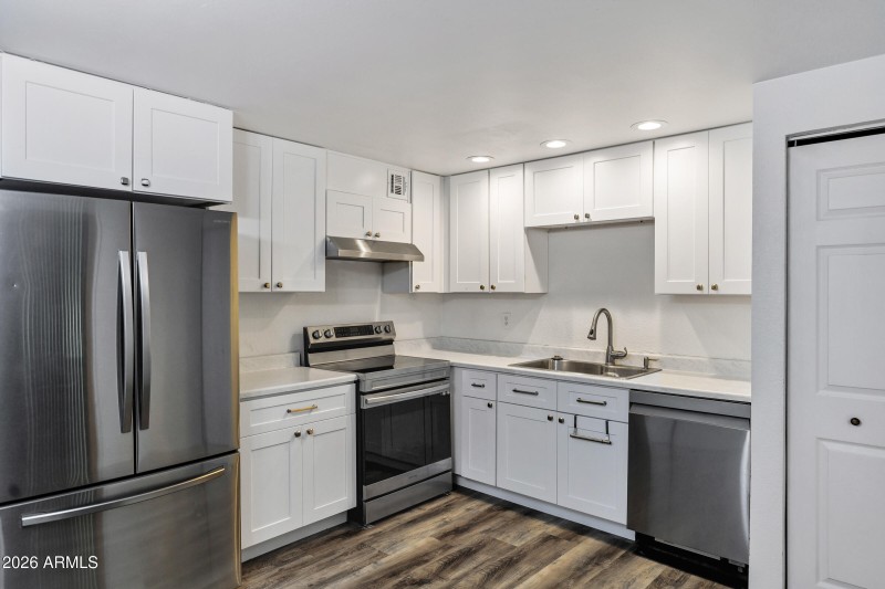 1521 W Thunderbird Rd-11
