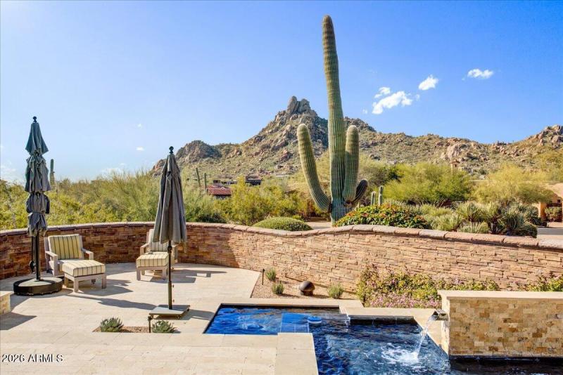 06-Front Patio View