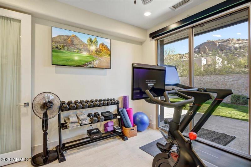 19-Fitness Room
