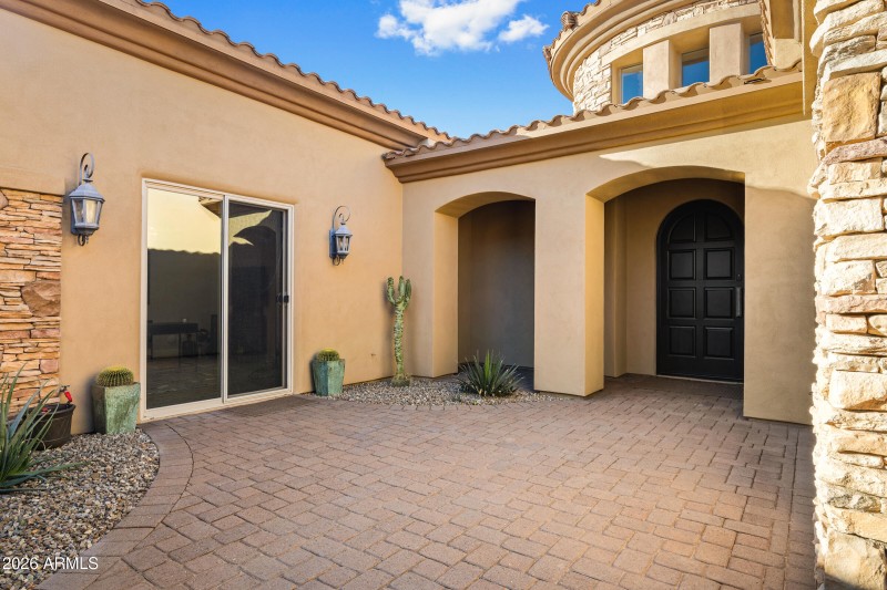 8832 E Wethersfield Rd-9