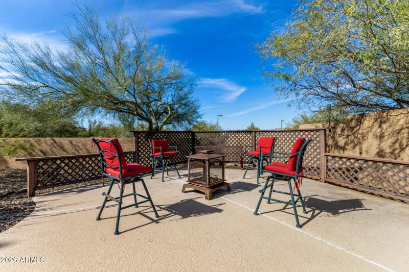 Outdoor Fire Pit Lounge