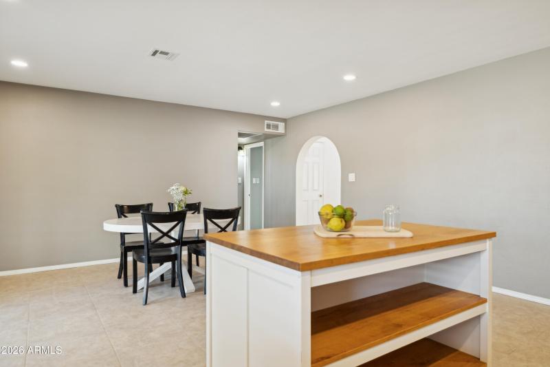 13-print-2902-e-emile-zola-ave