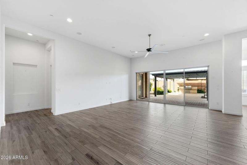 008___3856 E Fairfield St