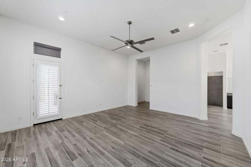 025___3856 E Fairfield St