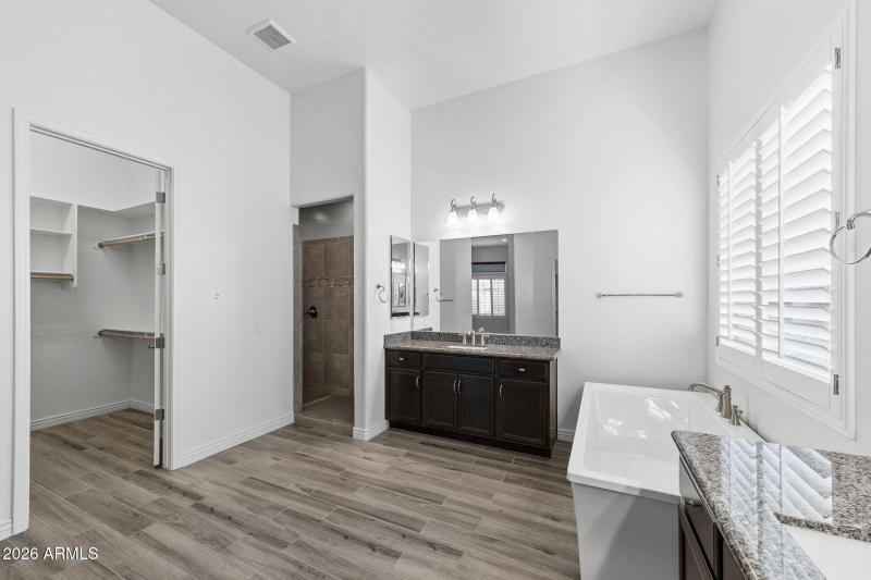 027___3856 E Fairfield St