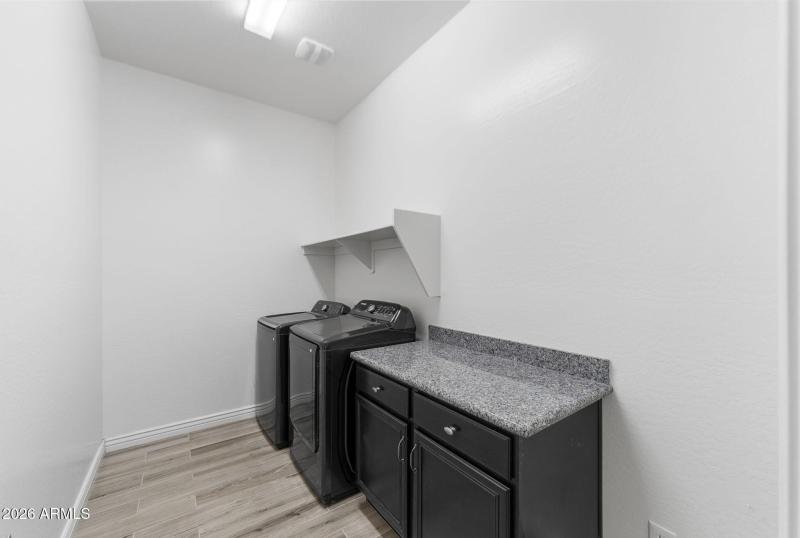 041___3856 E Fairfield St