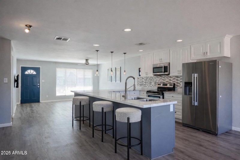 BB6C4C50-228D-4E33-AECA-002A61ADFA82