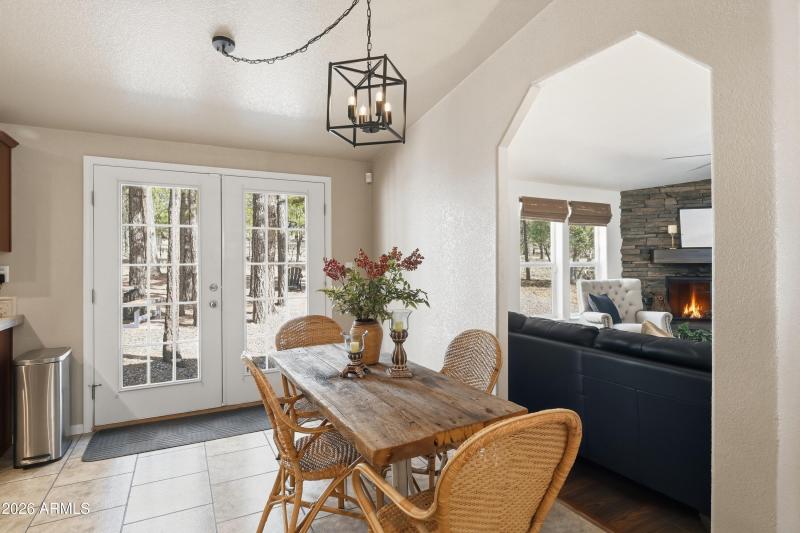 Dining area 1