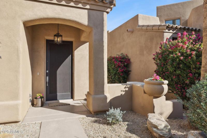 5-web-or-mls-8364-e-las-estancias-st