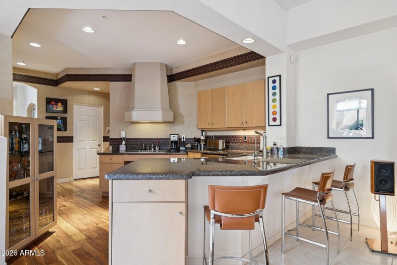 12-web-or-mls-8364-e-las-estancias-st