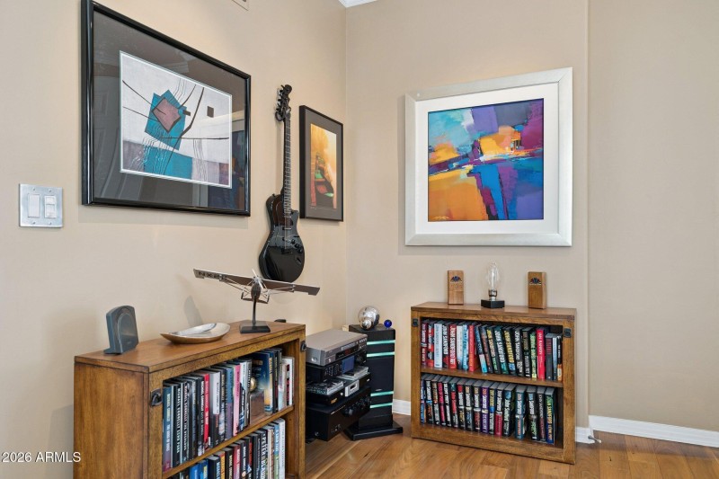 18-web-or-mls-8364-e-las-estancias-st