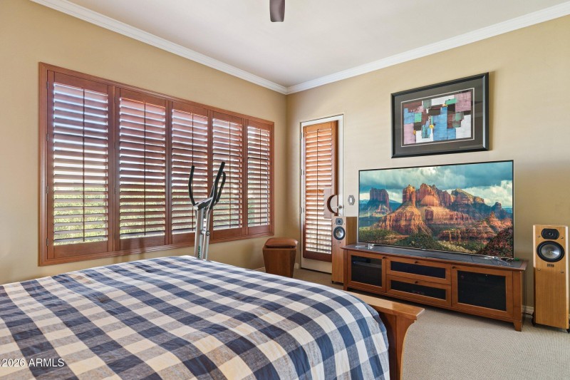 25-web-or-mls-8364-e-las-estancias-st