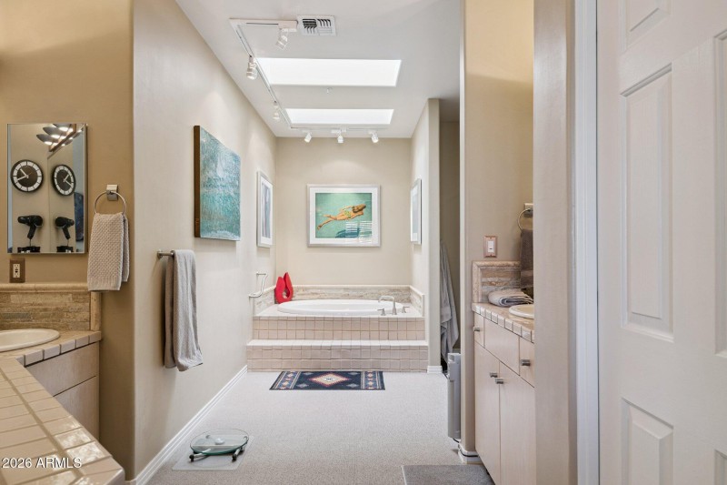 27-web-or-mls-8364-e-las-estancias-st