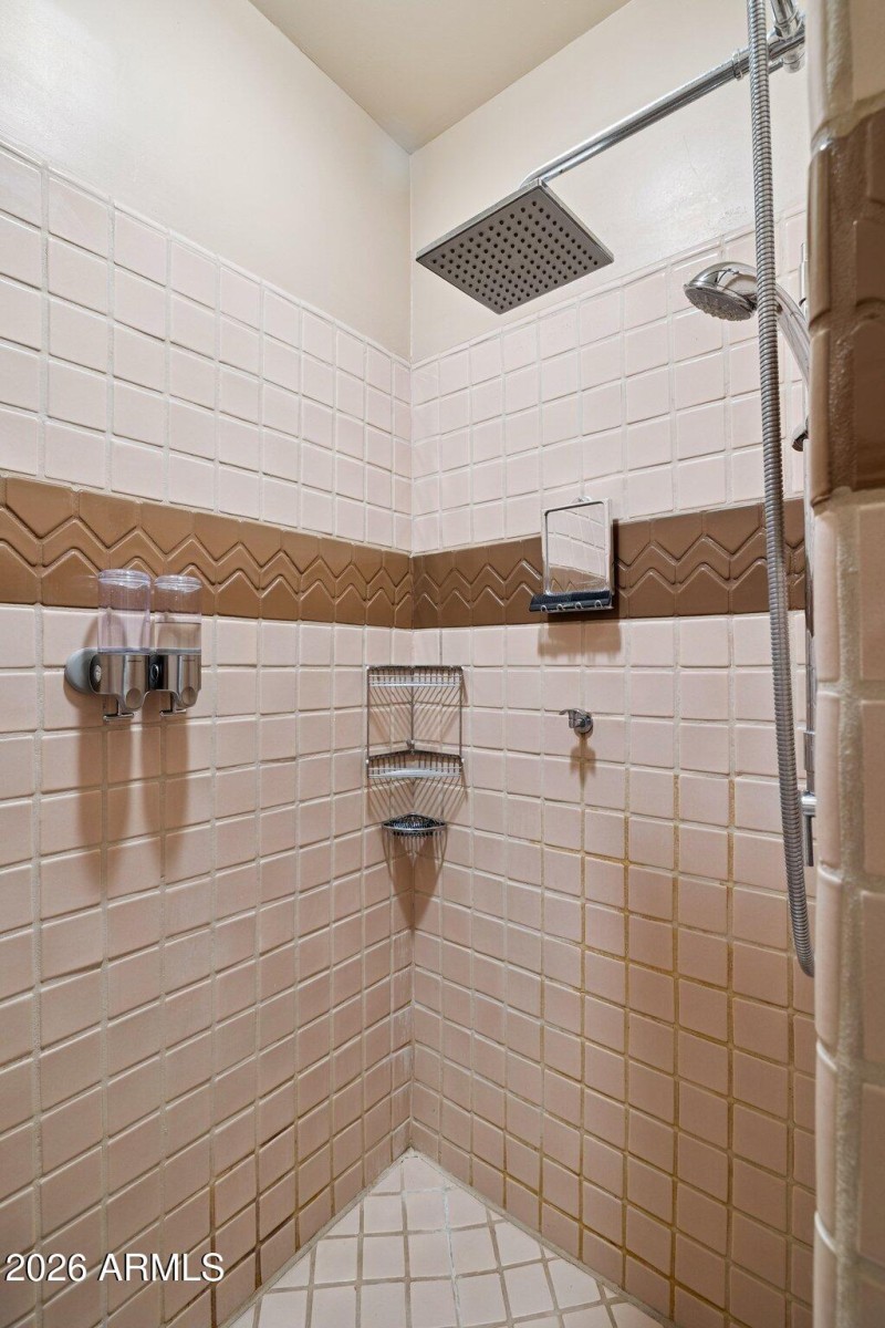 30-web-or-mls-8364-e-las-estancias-st