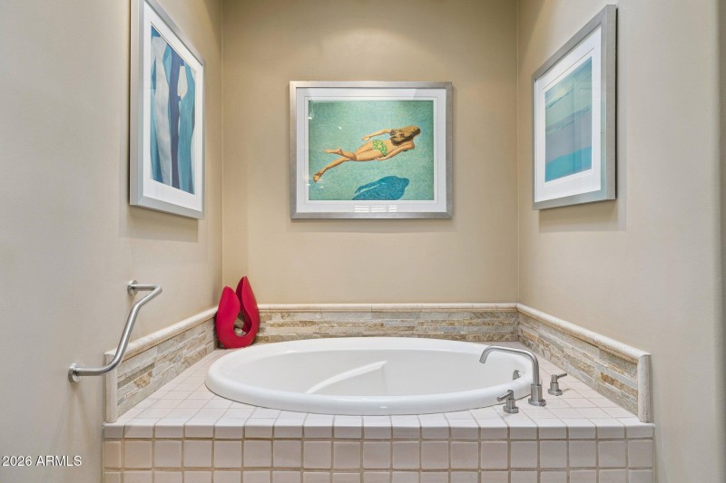 31-web-or-mls-8364-e-las-estancias-st