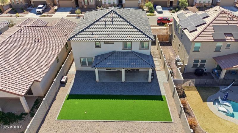 17168_W_Running_Drone_4