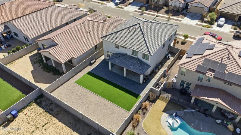 17168_W_Running_Drone_5