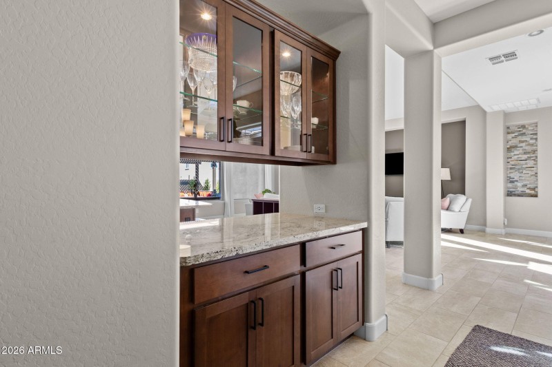 Butler Pass b/t Dining Room and Kitchen