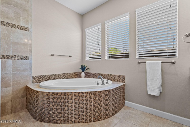 Large Soaking tub
