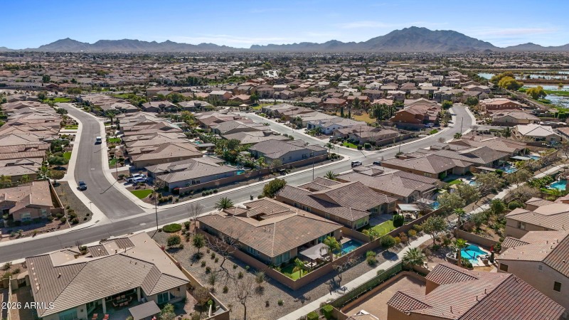 Space b/t E neighbor & behind