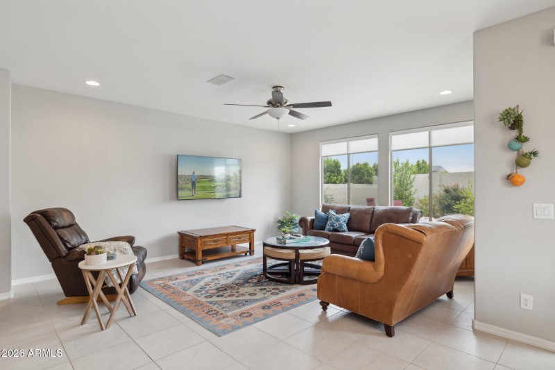 6-web-or-mls-5835-n-88th-ln