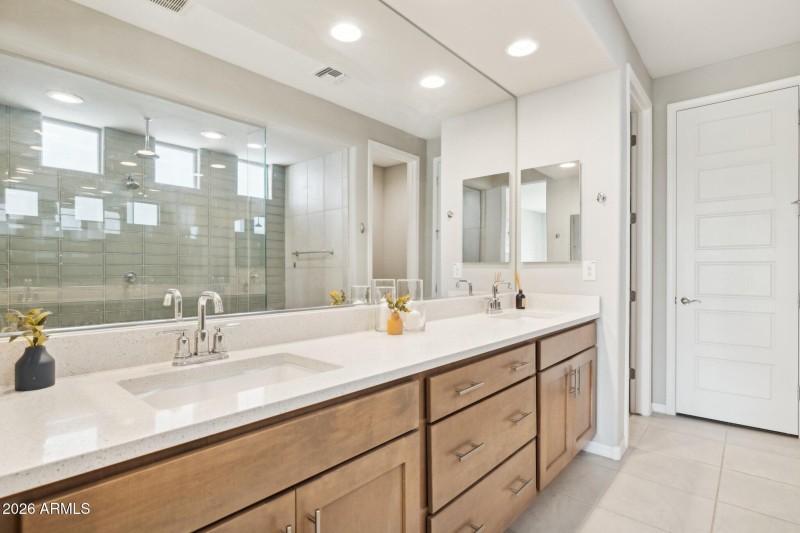 17-web-or-mls-5835-n-88th-ln