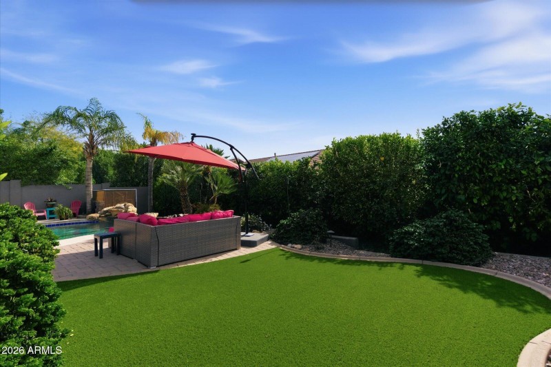 Feels very lush and private